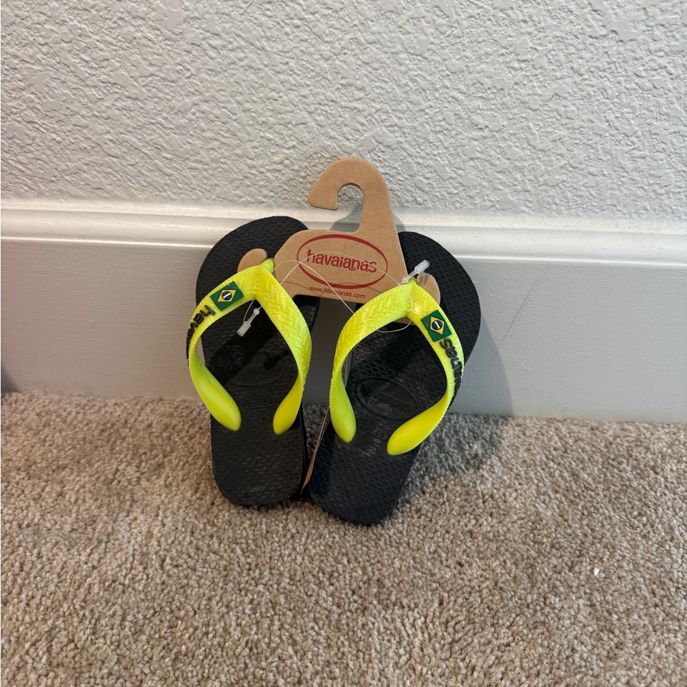 Havaianas Kids Flip Flops - Black and Neon Yellow